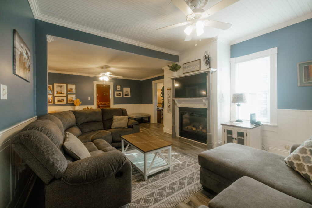 Evergreen Cabins living room