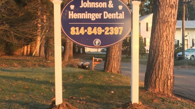 Johnson Henninger Dental sign