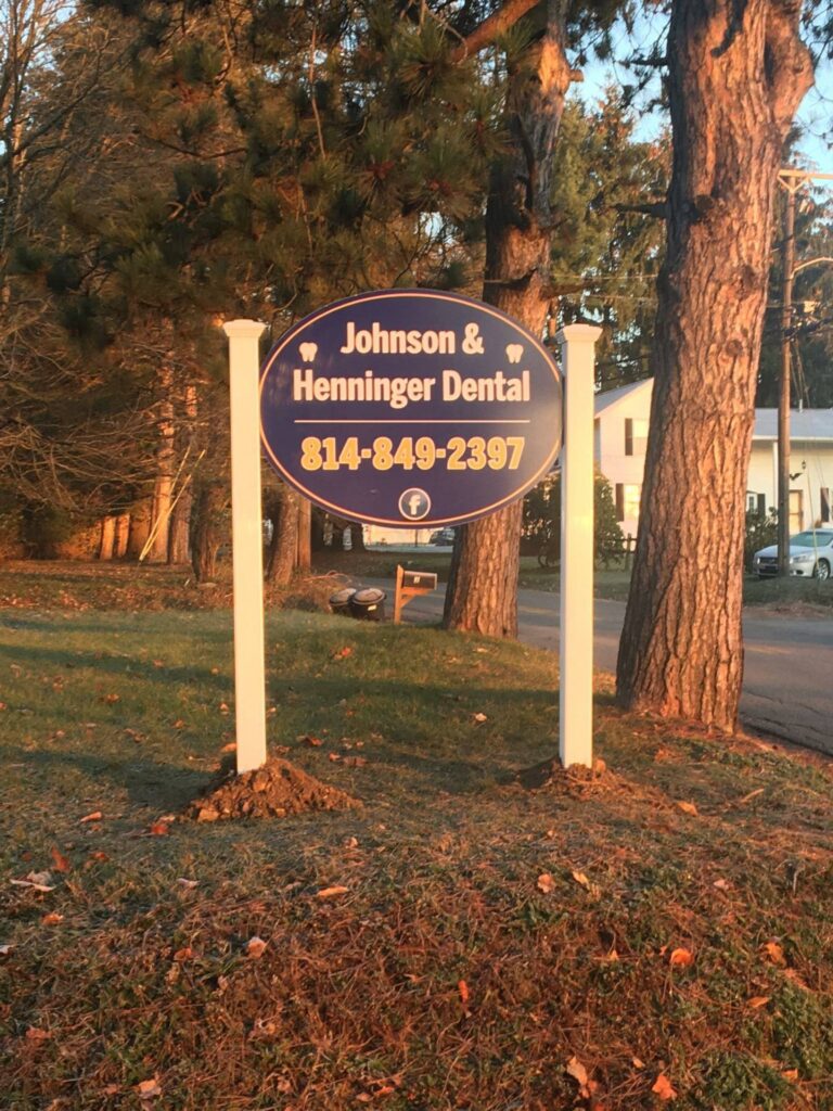 Johnson Henninger Dental sign