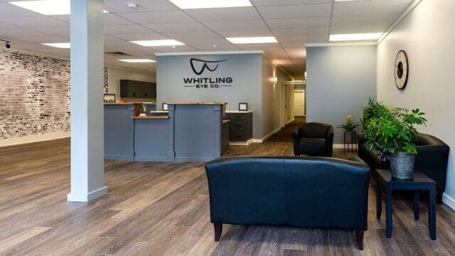 Whitling Eye Co waiting